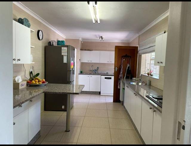 4 BEDROOM HOUSE FOR SALE IN SECUNDA CENTRAL